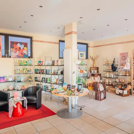 Rosa Flesch Und Tagungszentrum فندق 2*